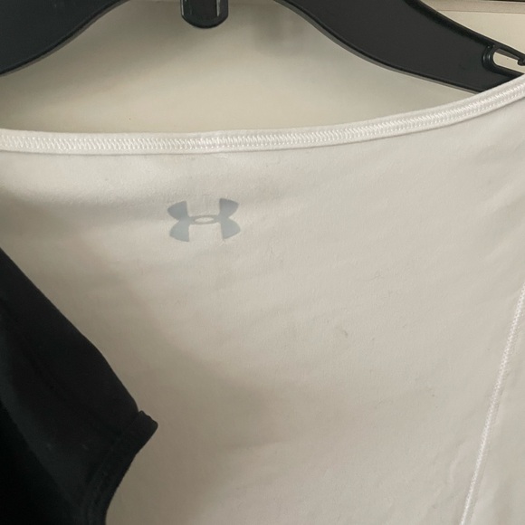 Under Armour White and Black Top - Picture 2 of 4
